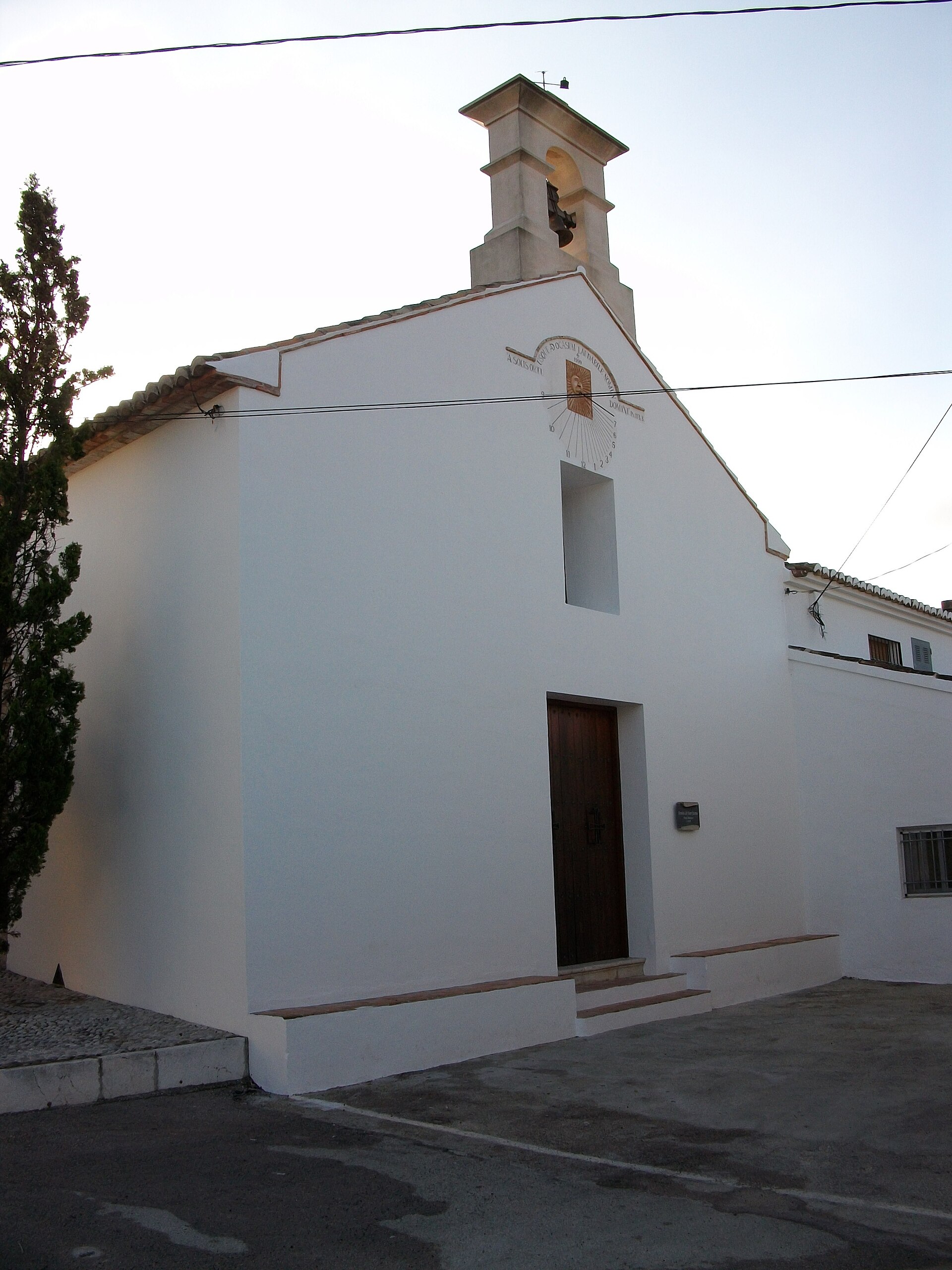 De witte Ermita de Sant Jaume in Benimarco